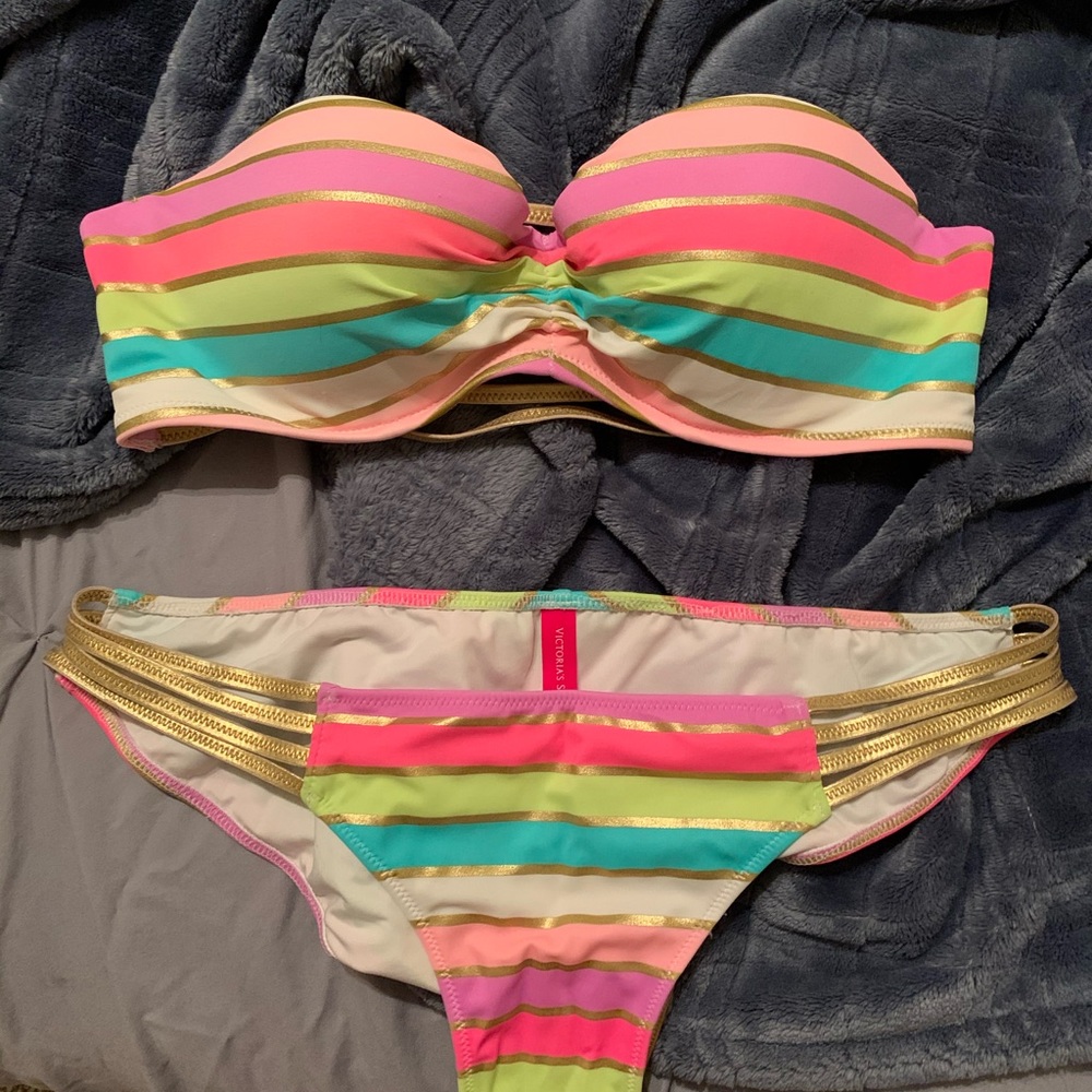 Victoria’s Secret bikini